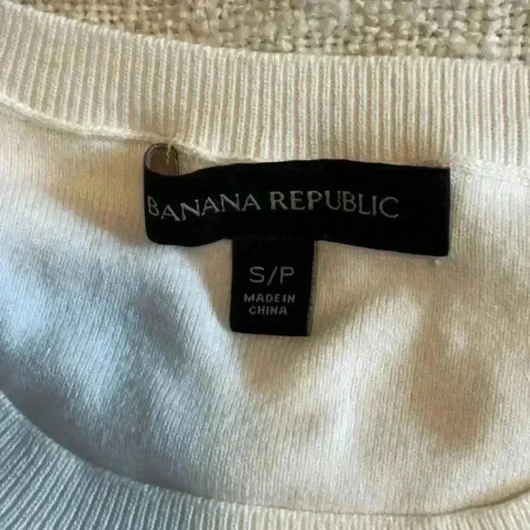 Banana Republic Women’s Sweater in Size  Small - Picture 3 of 3